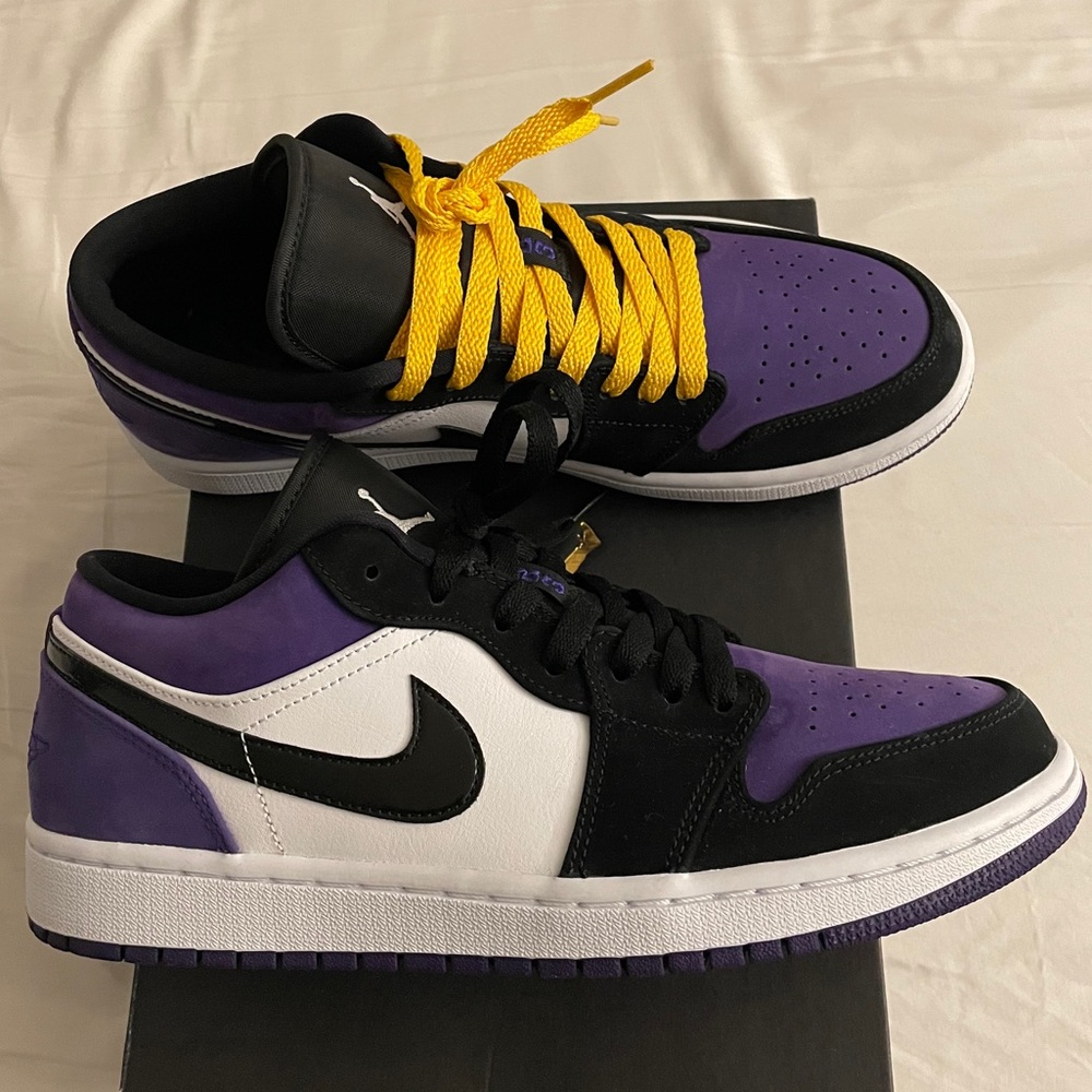 Nike Air Jordan 1 low court purple sz 9.5 💯